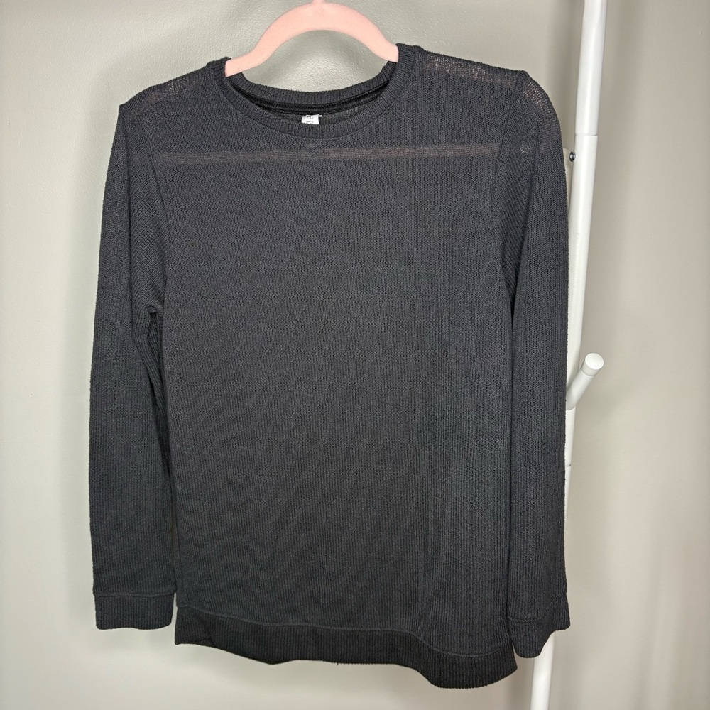 2/15$ 🍒 Next Level Apparel Knit Black Long Sleeve Sweater Unisex size medium